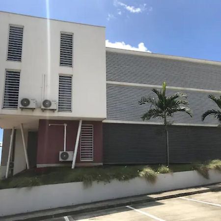 Meuble De Standing Au Coeur Des Commodites Schoelcher Buitenkant foto